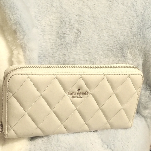 kate spade Handbags - Kate♠️ Spade 'Cary' Smooth Quilted Large Continental Wallet
